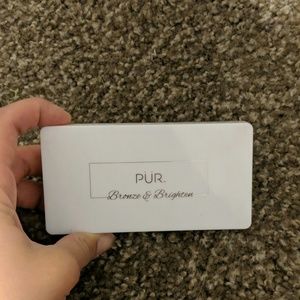 Pur dreamer bronze and brighten cheek palette